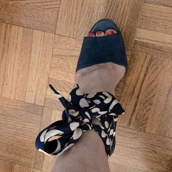 Diane von Furstenberg Eva Blue Suede Ankle Wrap Sandal. Fits size 7-7.5. - Picture 4 of 9